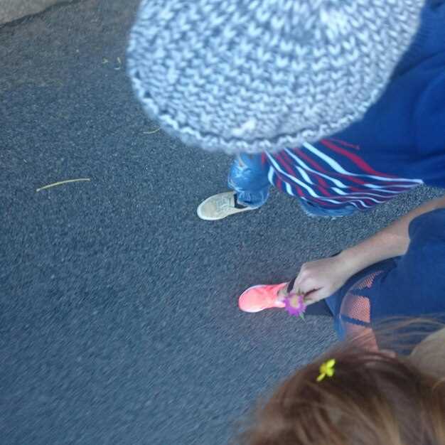 Как быстро убрать жвачку с ковра, ковролина или паласа: Простой и эффективный способ