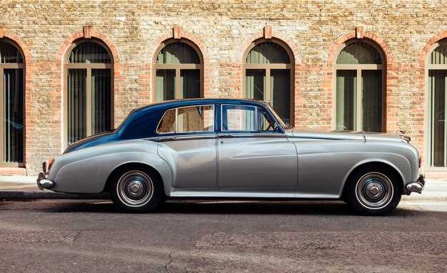 Mark II, но не Toyota и не Lincoln: как Ford Continental бросил вызов Rolls-Royce