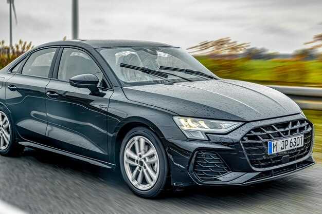 Обновленный Audi RS Q8: Фото, характеристики и все детали нового кроссовера